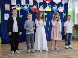 Kochanej Mamie – Dzień Matki w Naszej Szkole